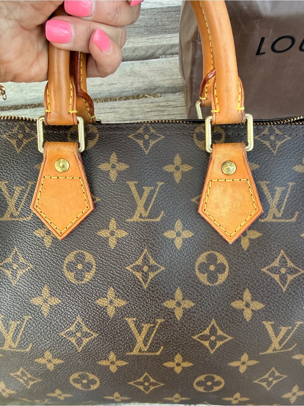 Authentic Louis Vuitton Monogram Speedy 25 - Picture 14 of 15